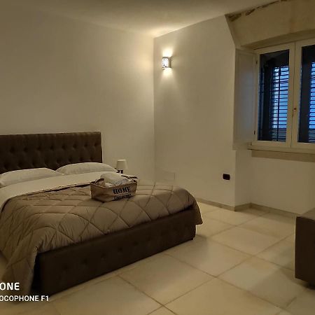 Appartamento Suite Santa Teresa Taranto Exterior foto